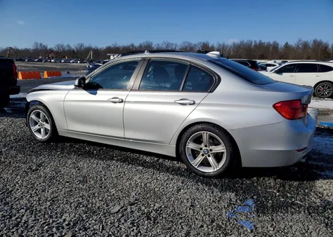 2013 BMW 328 Xi z USA, uszkodzony, nr VIN WBA3B3C55DF533123